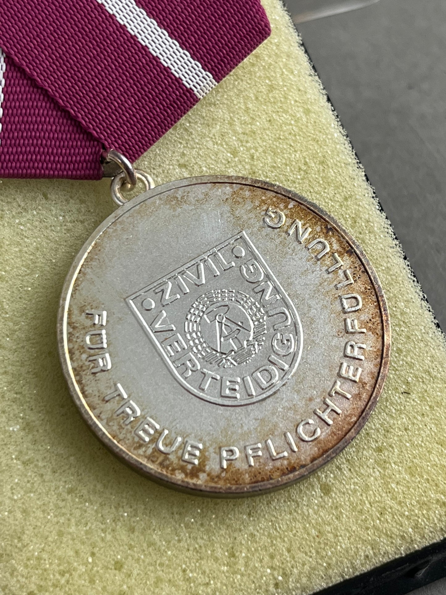 Østtysk DDR Medalje. I æske. Original.