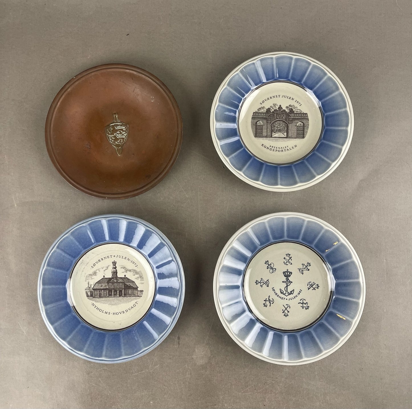 Blandet Lot af Danske militær platter. Original.