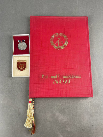 Østtysk DDR Urkunde/Medalje Lot. Original.
