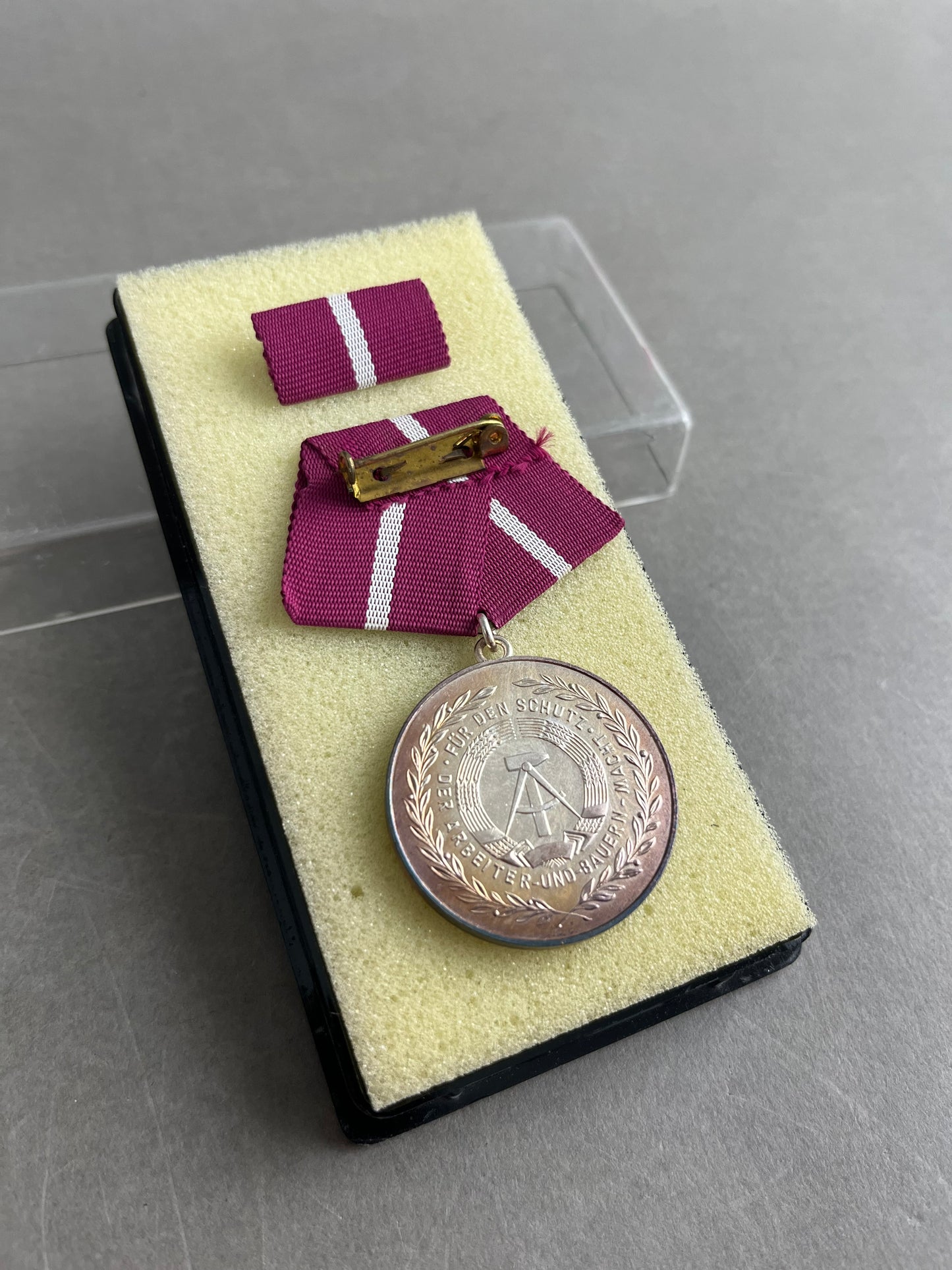 Østtysk DDR Medalje. I æske. Original.