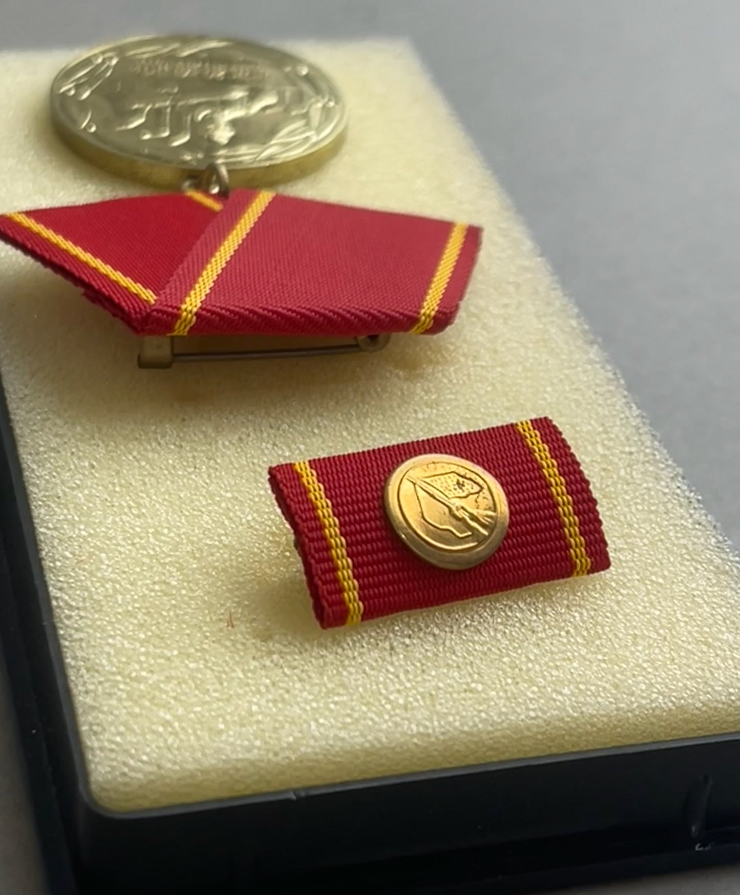 Østtysk DDR Medalje i Æske. Original.
