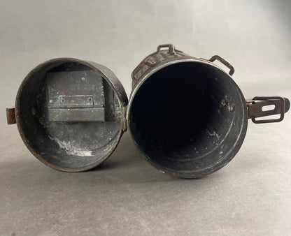 WW2 Tysk "1. Model" Reichswehr Gasmaske Beholder. Original.