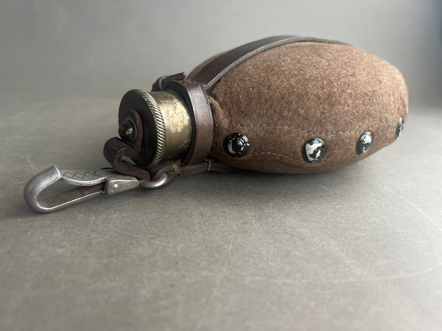 WW2 Tysk Politisk Feltflaske. Godt stemplet med fremstiller og år 1939. Original.