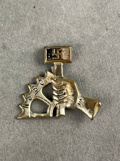 WW2 NSBO Kasketmærke. Original.