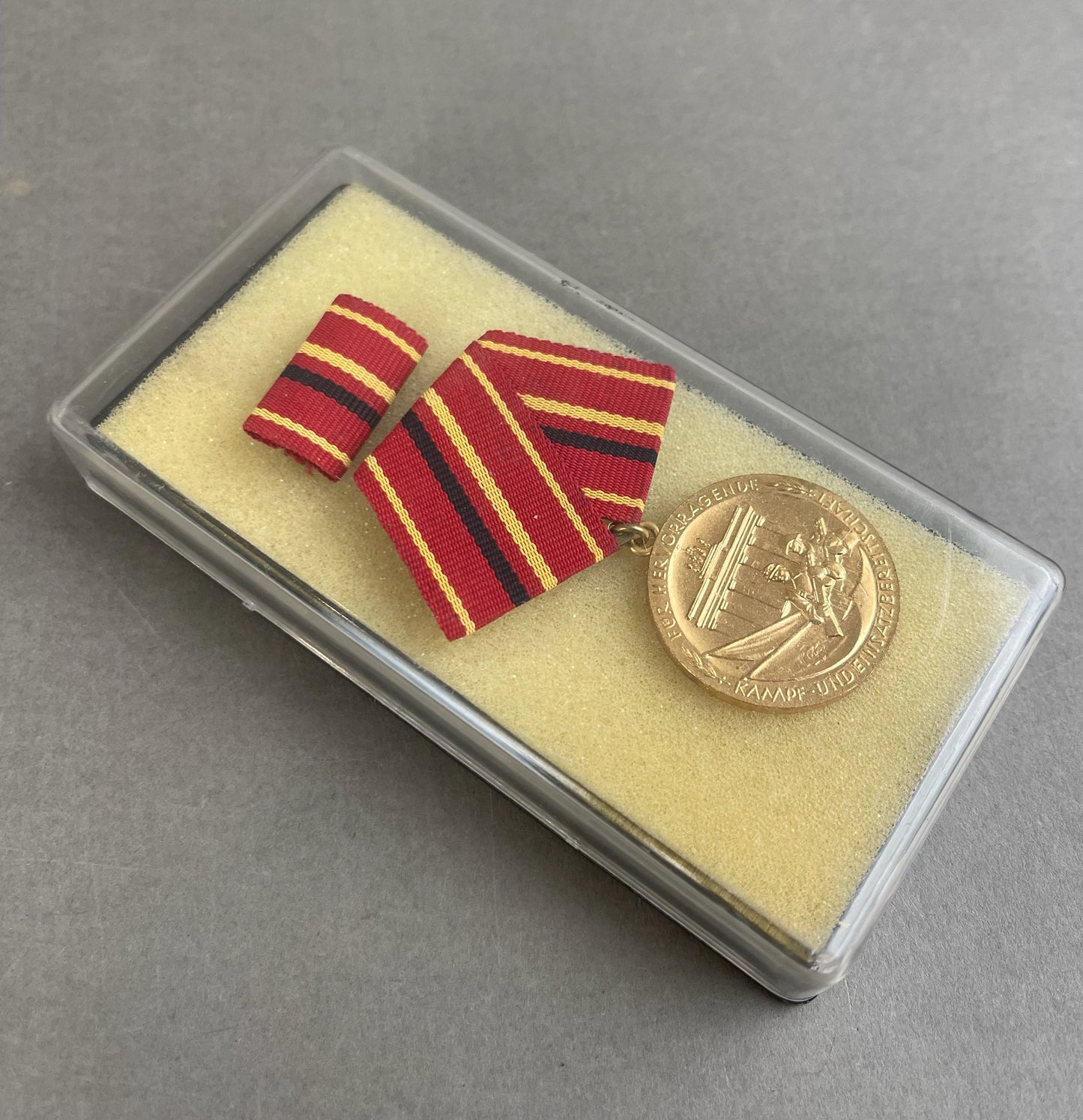Østtysk DDR Medalje i Æske. Original.