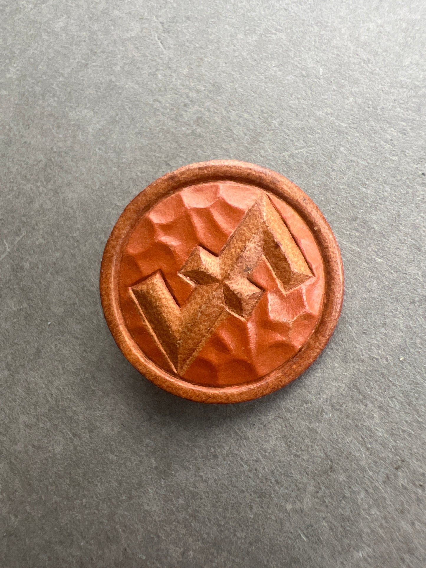 WW2 Tysk WHW Rune-Tinnie. Original.