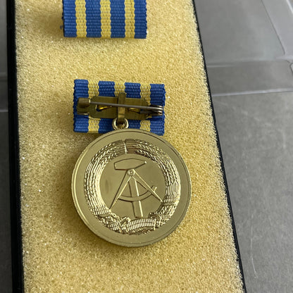 Østtysk DDR Medalje. I æske. Original.