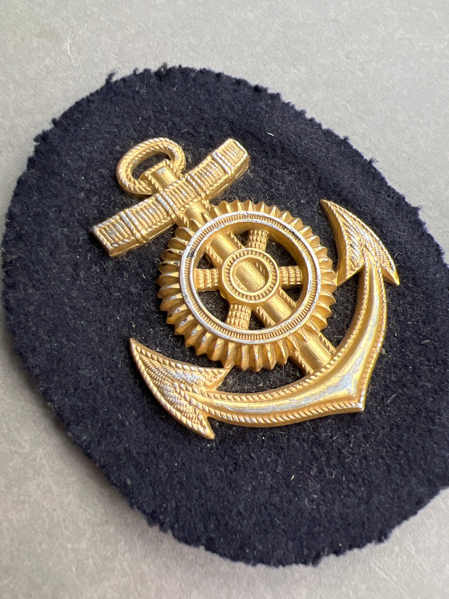 WW2 Tysk Kriegsmarine Specialist Ærmemærke. I metal. Original.