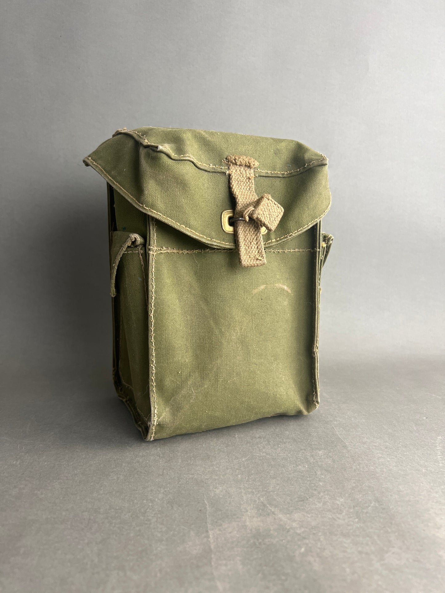 Dansk Militær Taske til Bælte/Rygsæk. Original.