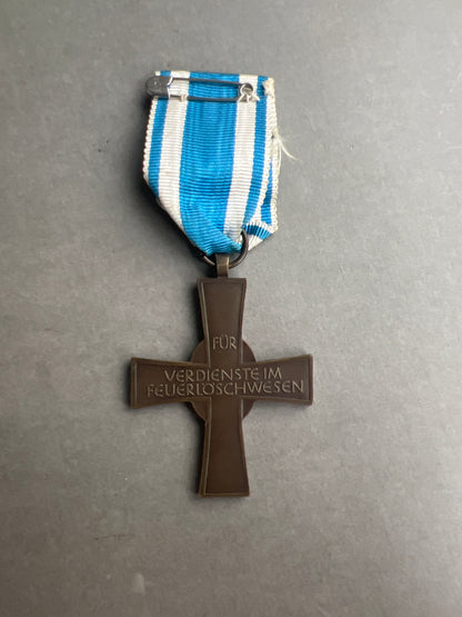 Vesttysk Bayersk "Bayerisches Feuerwehr-Ehrenkreuz" i Bronze Medalje. Original.