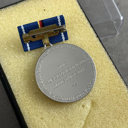 Østtysk DDR Medalje i æske. Original.