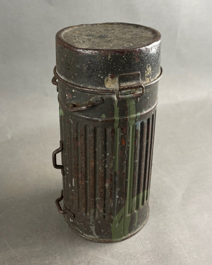 WW2 Tysk "1. Model" Reichswehr Gasmaske Beholder. Original.