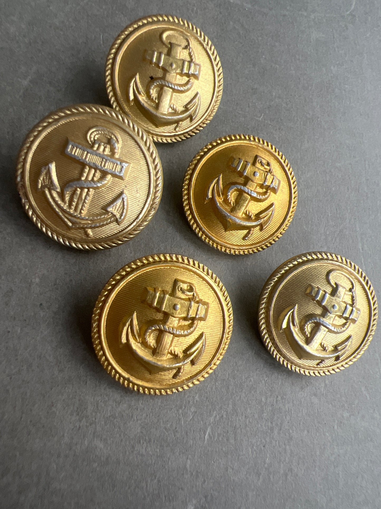 WW2 Tysk Kriegsmarine Uniformsknapper. 5 stk. Original.