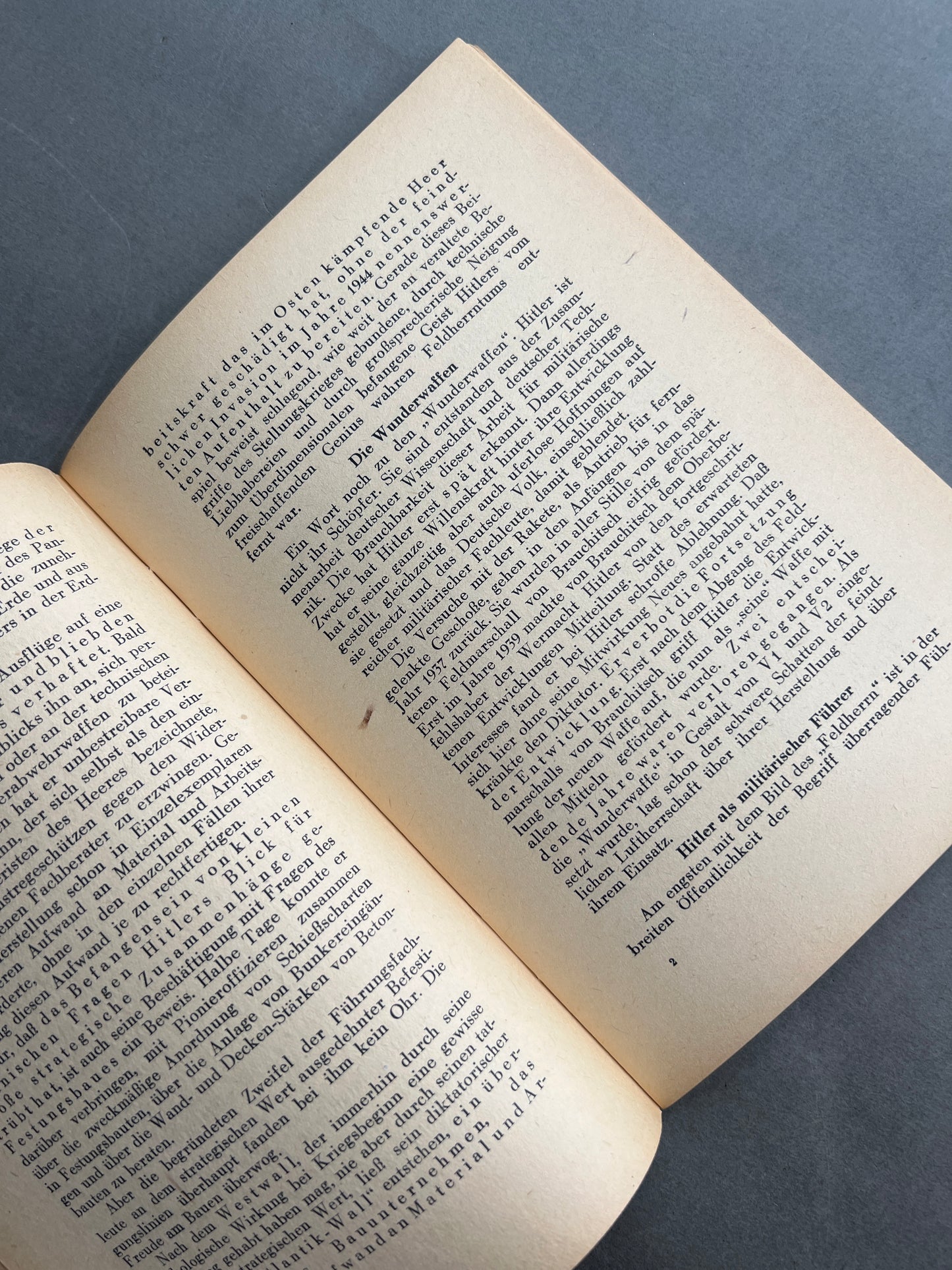 Bog "Hitler als Feldherr" af Franz Halder fra 1949. Franz Halder var chef for den tyske hær fra 1938 til 1942.