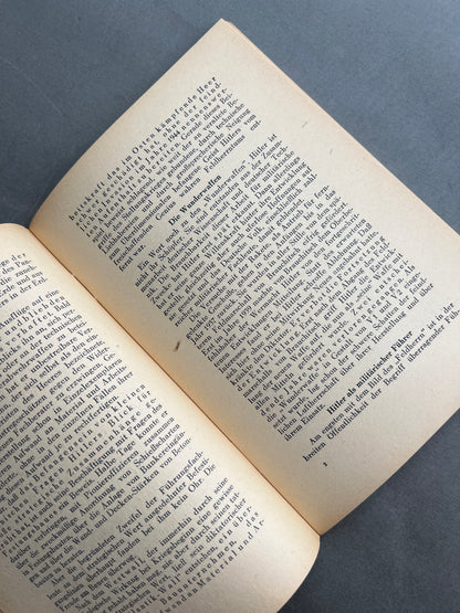 Bog "Hitler als Feldherr" af Franz Halder fra 1949. Franz Halder var chef for den tyske hær fra 1938 til 1942.