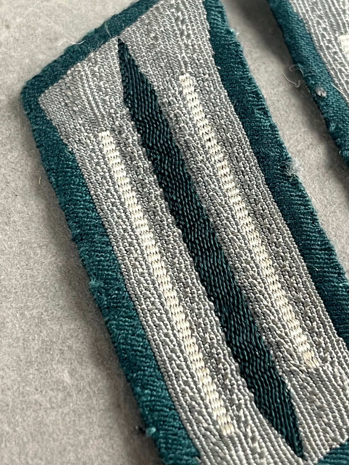 WW2 Tysk Wehrmacht Kravespejle. Til kampuniformen. Har været påsyet. Original.