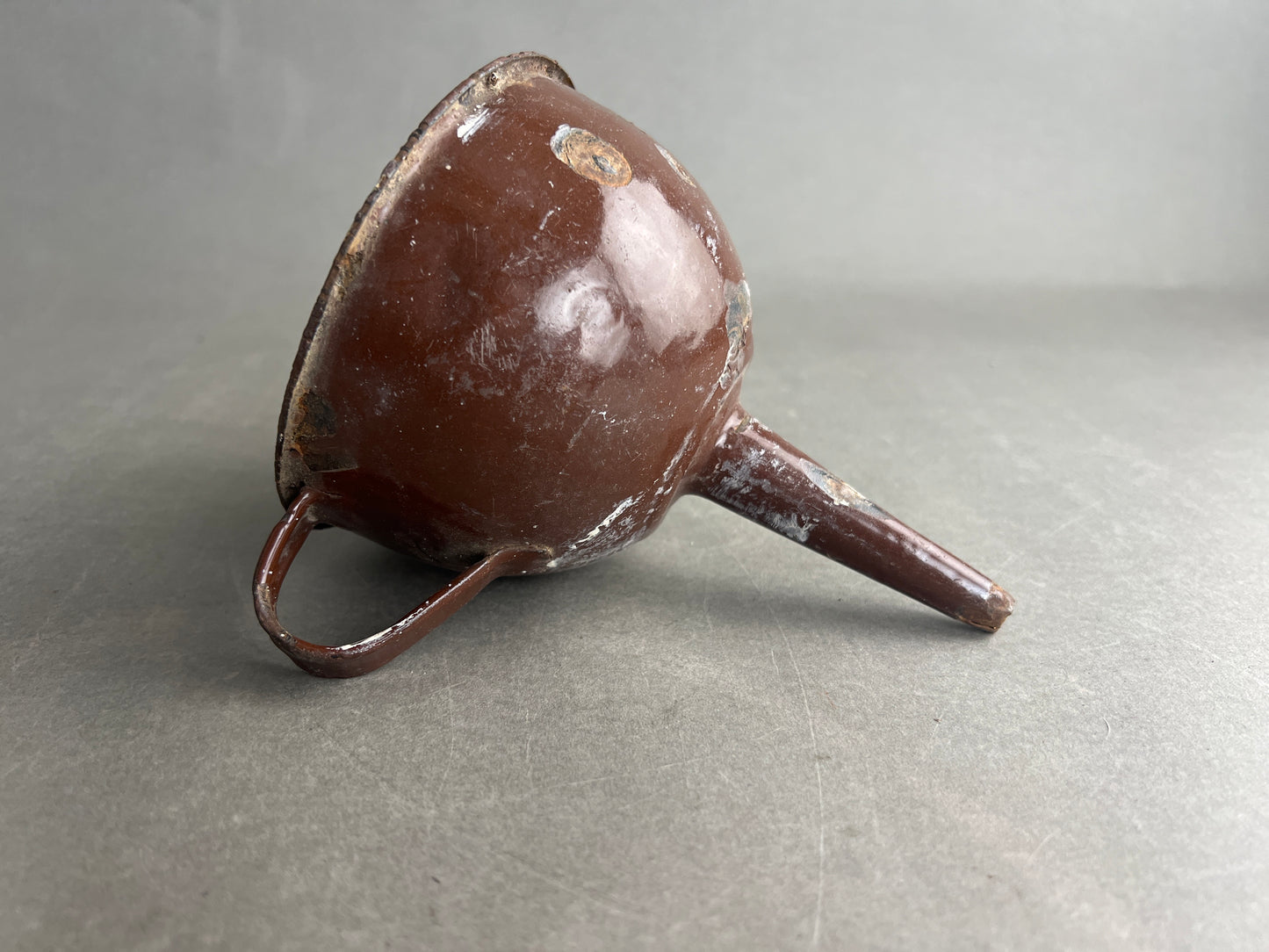 WW2 Tysk Genbrugt Gasmaske filter til at lave en tragt. Original.