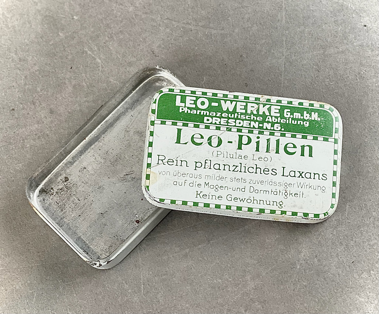 WW2 Tysk Heer "Leo-Pillen" beholder. Leo-Werke leverede til hæren. Original.