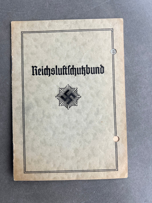 WW2 Tysk Reichsluftschutzbund Medlemsbog. Original.