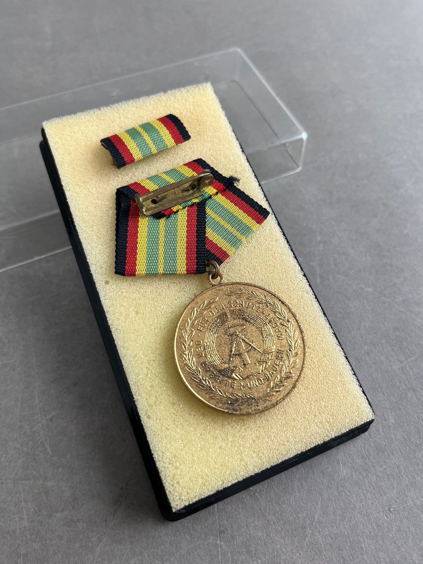 Østtysk DDR Medalje. I æske. Original.