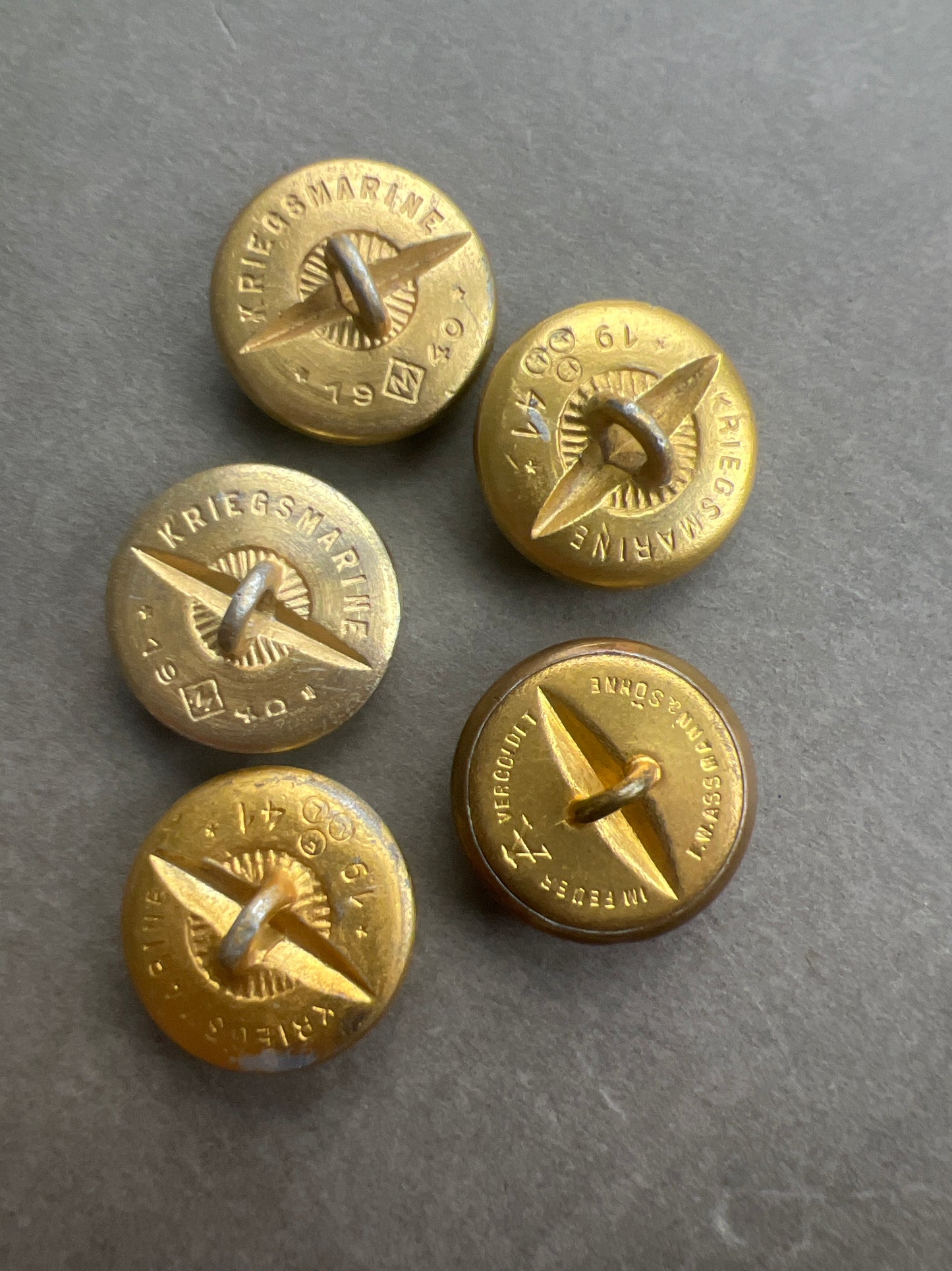 WW2 Tysk Kriegsmarine Uniformsknapper. 5 stk. Original.