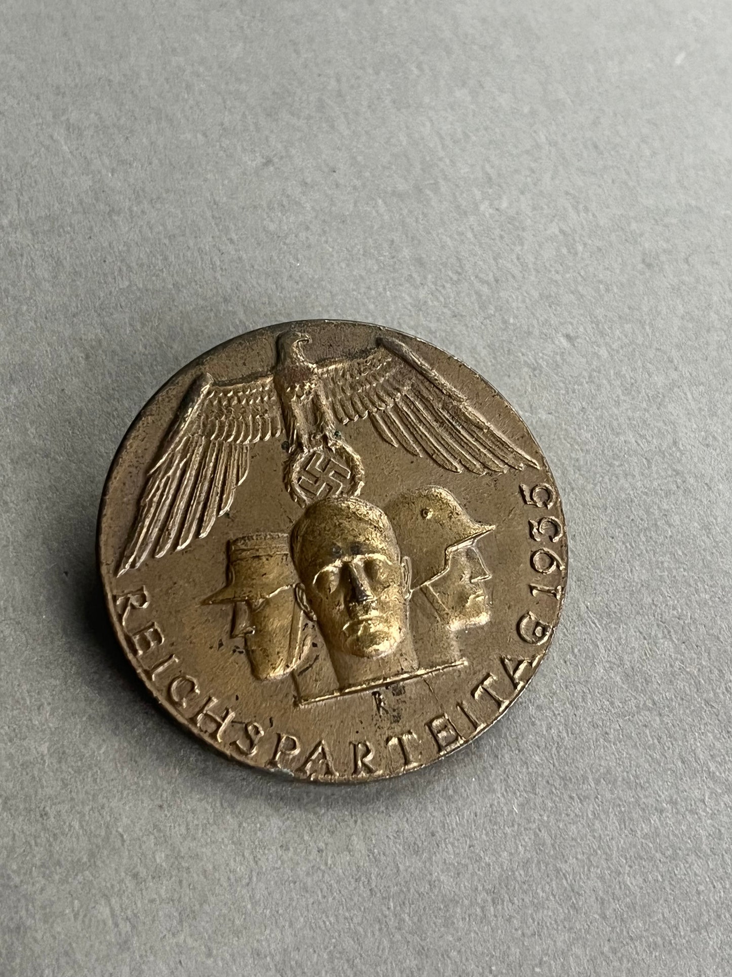 WW2 Tysk "Reichsparteitag 1935" Tinnie. Tung udførsel. Original.