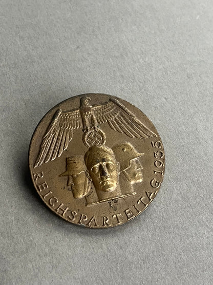 WW2 Tysk "Reichsparteitag 1935" Tinnie. Tung udførsel. Original.