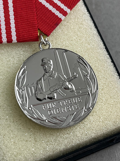 Østtysk DDR Medalje. I æske. Original.