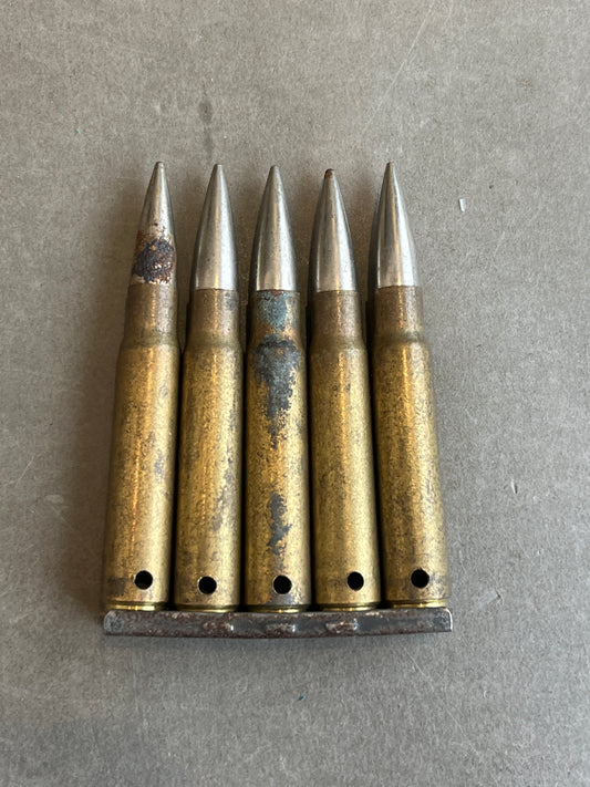 WW2 Tysk K98 patroner i laderamme. Deaktiveret. Original.