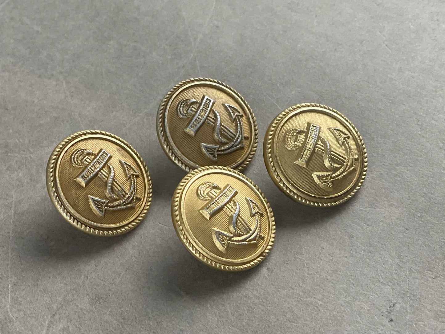 WW2 Tysk Lot af 4 Kriegsmarine Uniformsknapper. Original.