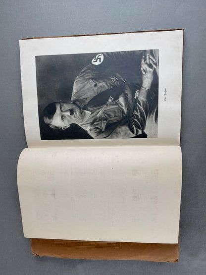 WW2 Tysk NSDAP "Cigaretten Album" om alle organisationerne. Komplet. 24x32cm. Original.