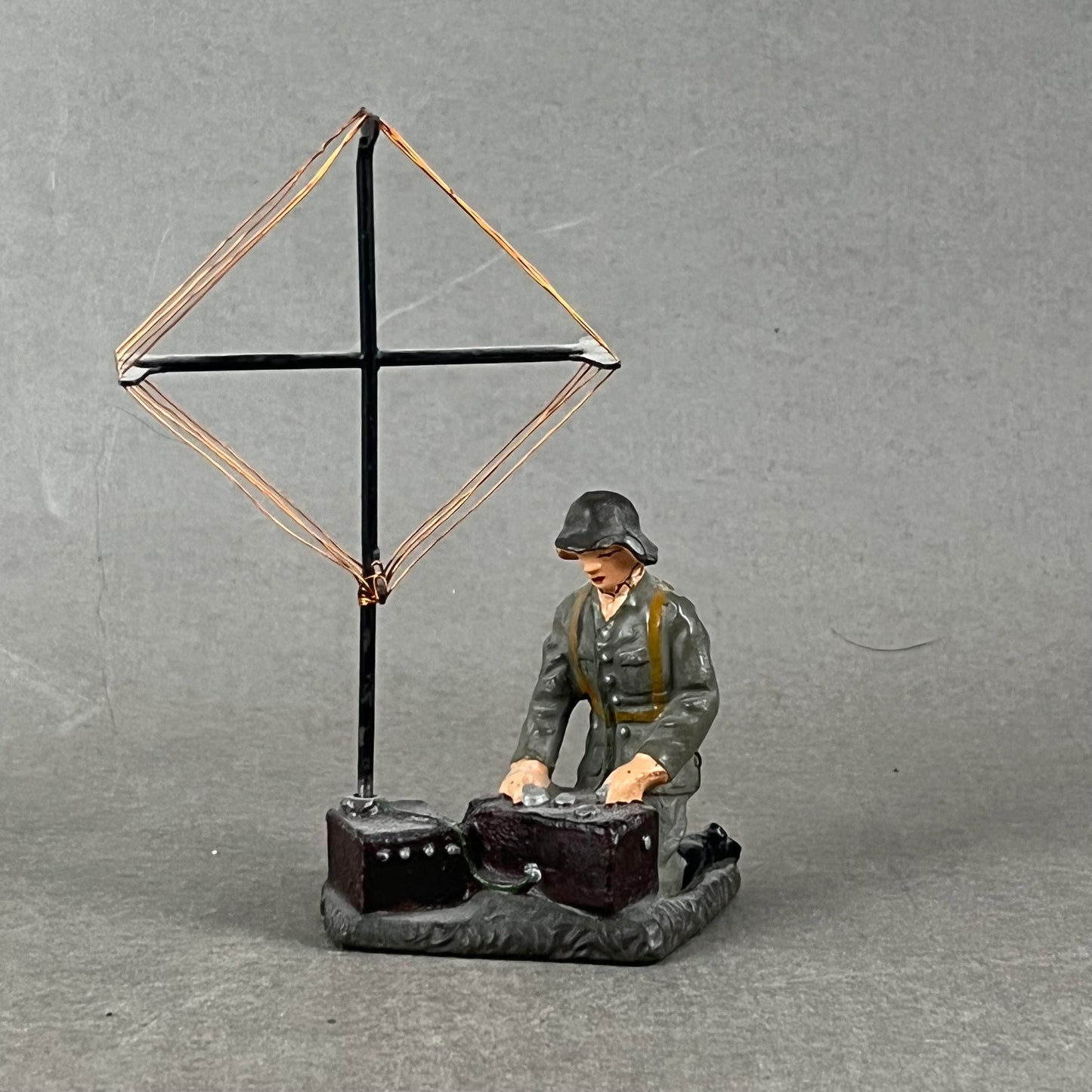 WW2 Tysk Lineol Legetøjssoldat. Original.