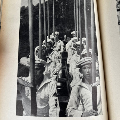 WW2 Tysk Hitler Jugend Bog. Gode billeder. Mange sider. Original.