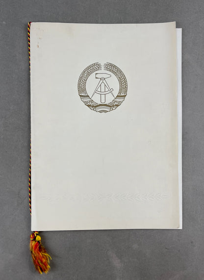 Østtysk DDR Stort Urkunde/Medalje Lot. Original.