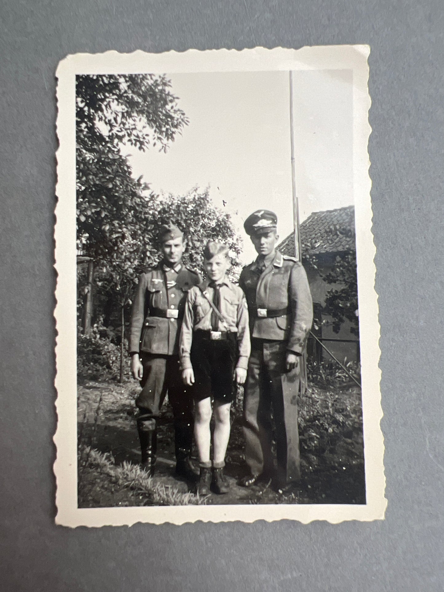 WW2 Tysk Fotos af 3 brødre. Hitler Jugend, Luftwaffe og Wehrmacht. Original.
