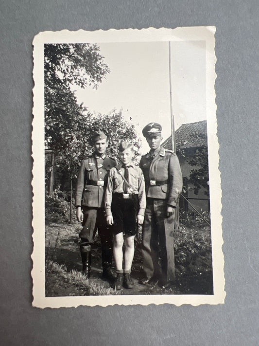 WW2 Tysk Fotos af 3 brødre. Hitler Jugend, Luftwaffe og Wehrmacht. Original.