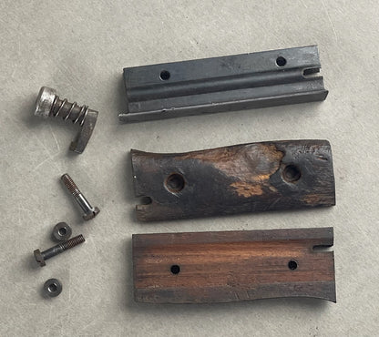 WW2 Tysk Lot af K98 Reservedele. Skæfte, inderskæfte, skruer mv. Original.