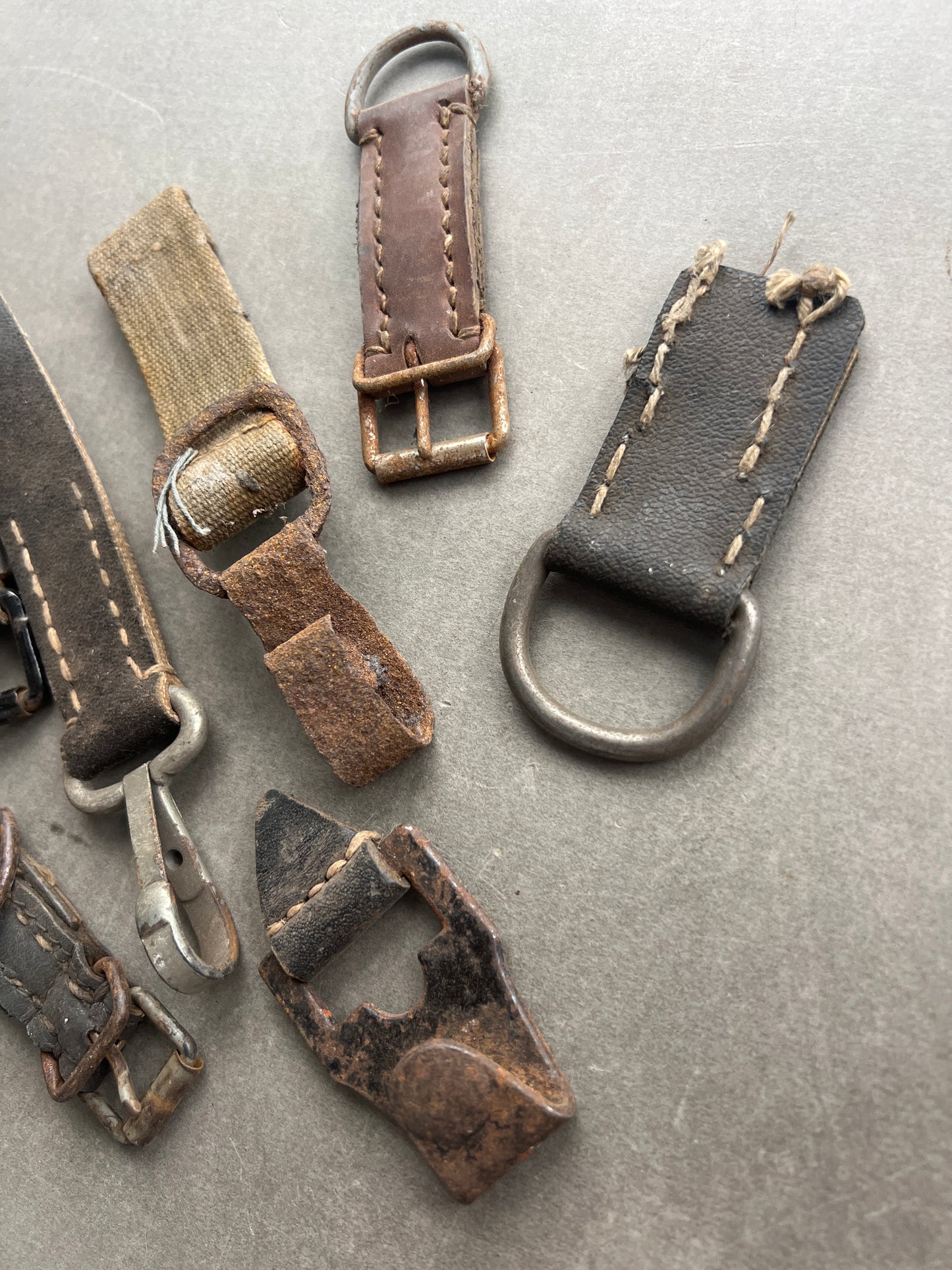 WW2 Tysk Lot af remme til udstyr. Original.