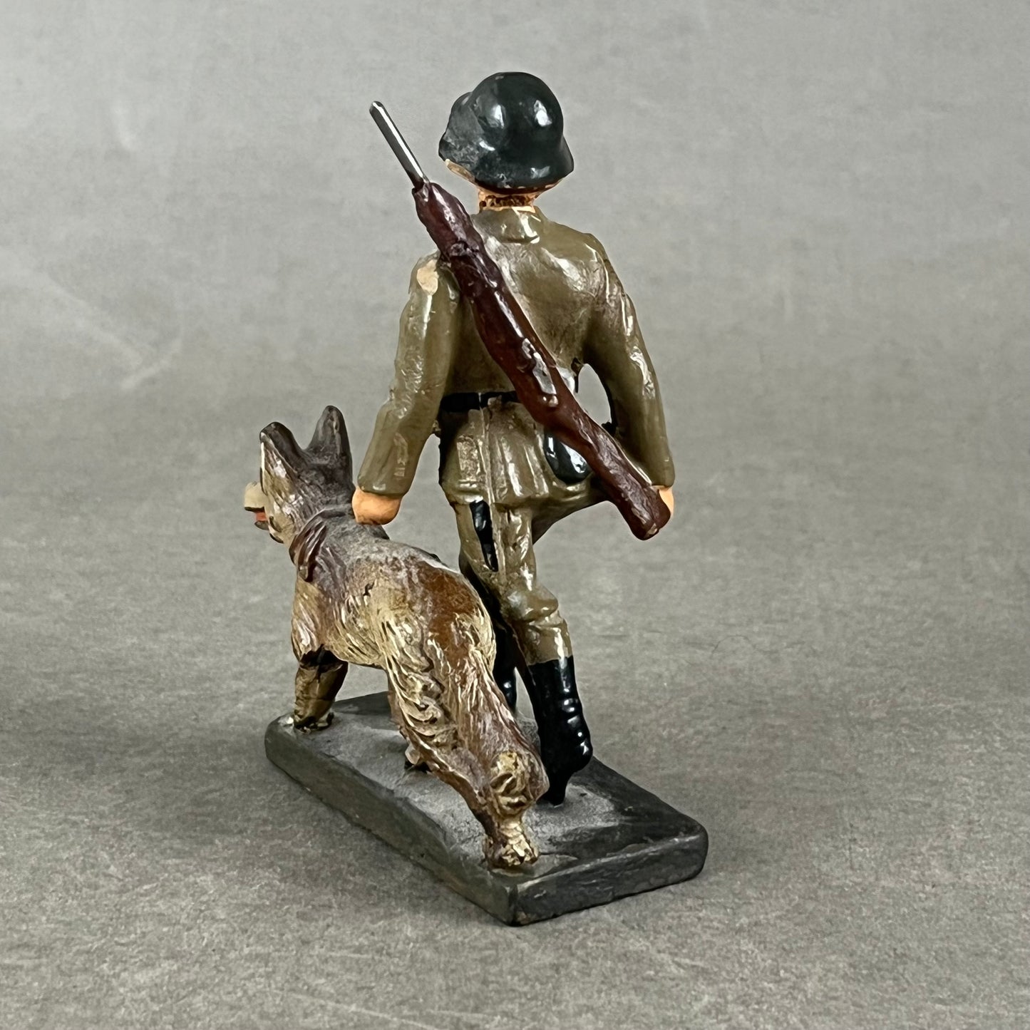 WW2 Tysk Lineol Legetøjssoldat. Original.