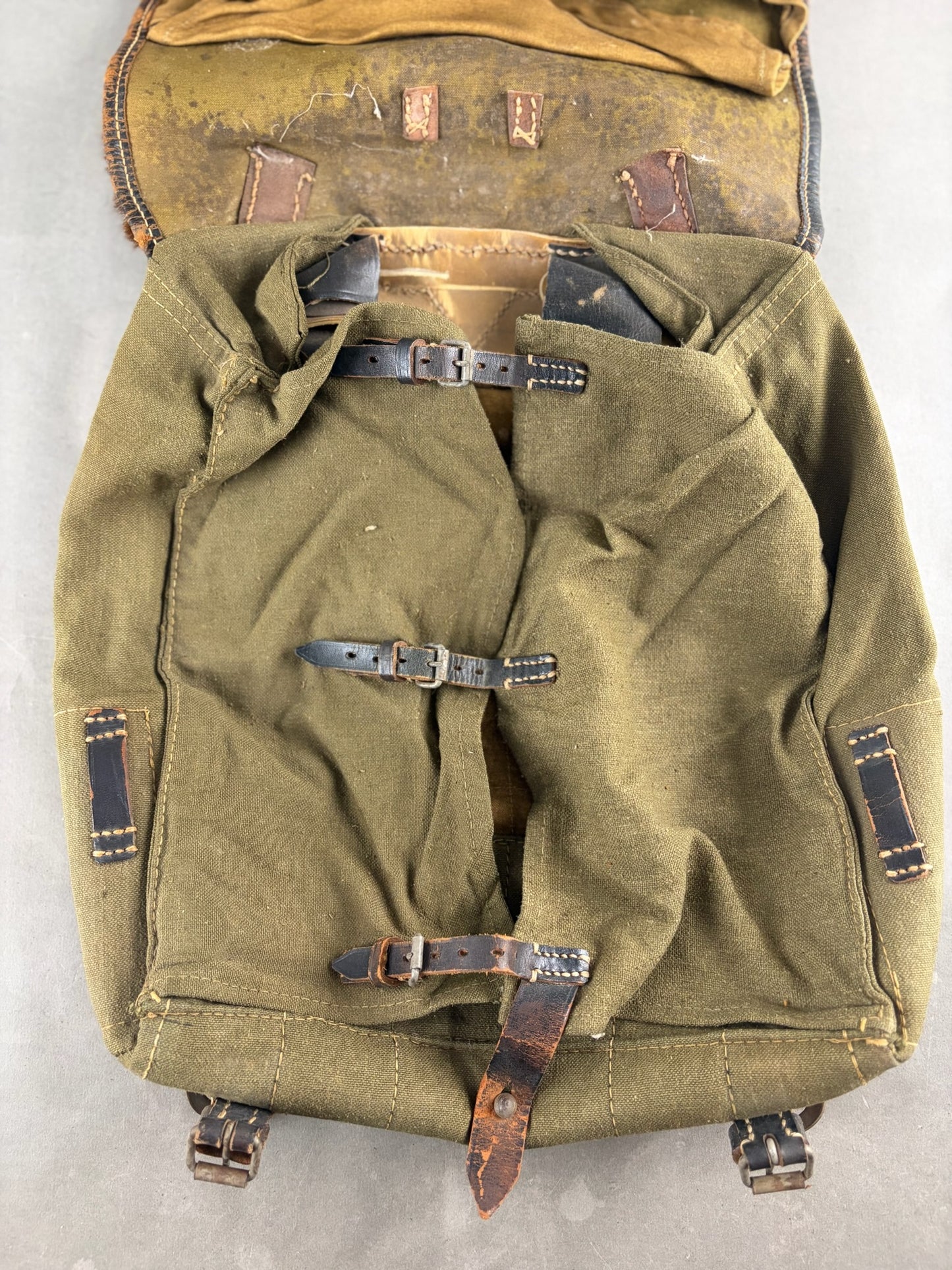 WW2 Tysk Heer "Affe" Kamprygsæk. Til Y-rem. Flot stand! Original.