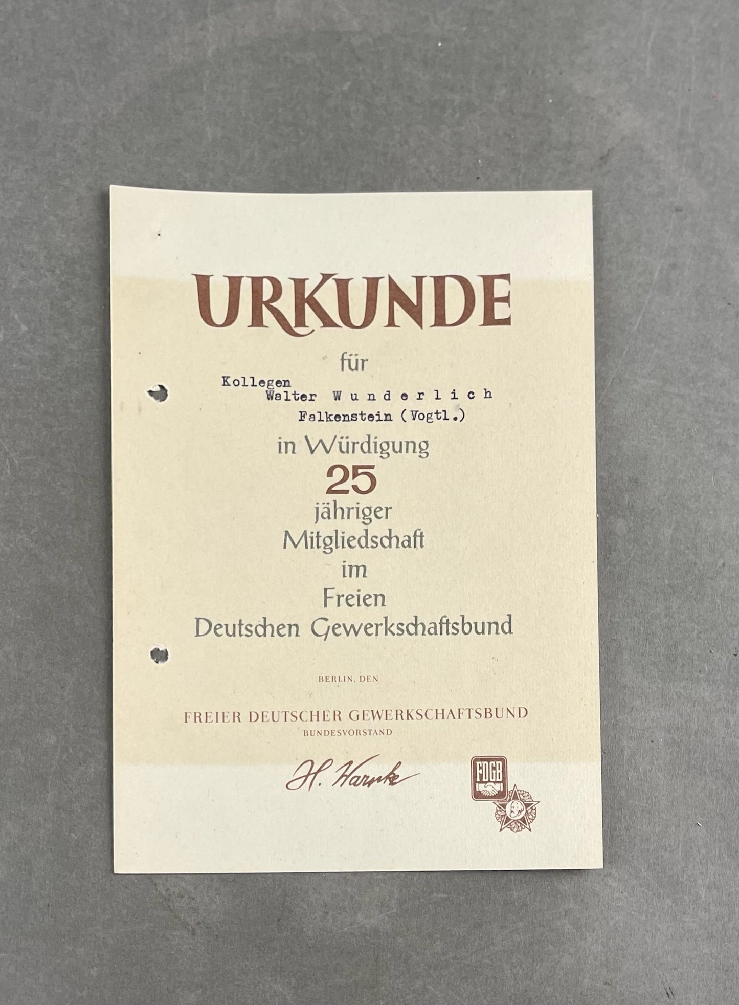 Østtysk DDR Stort Urkunde/Medalje Lot. Original.