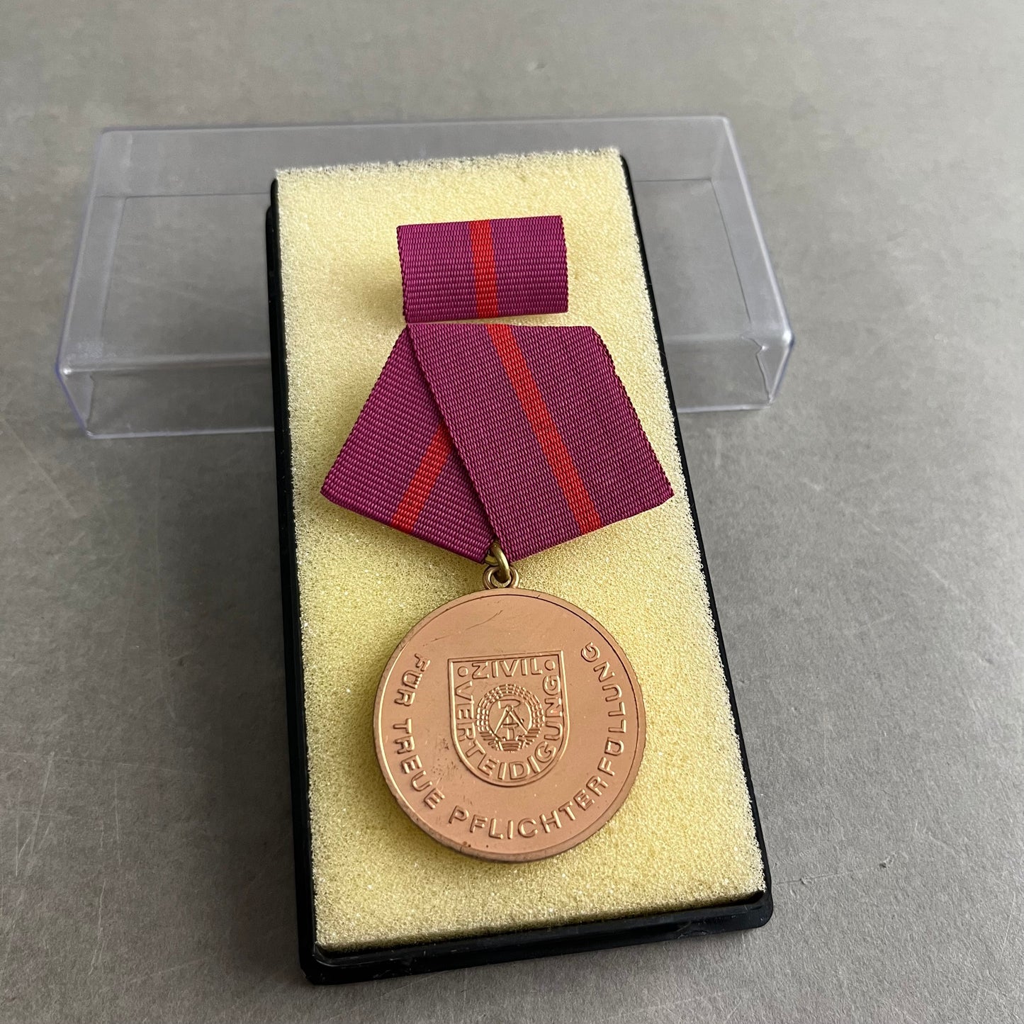 Østtysk DDR Medalje. I æske. Original.
