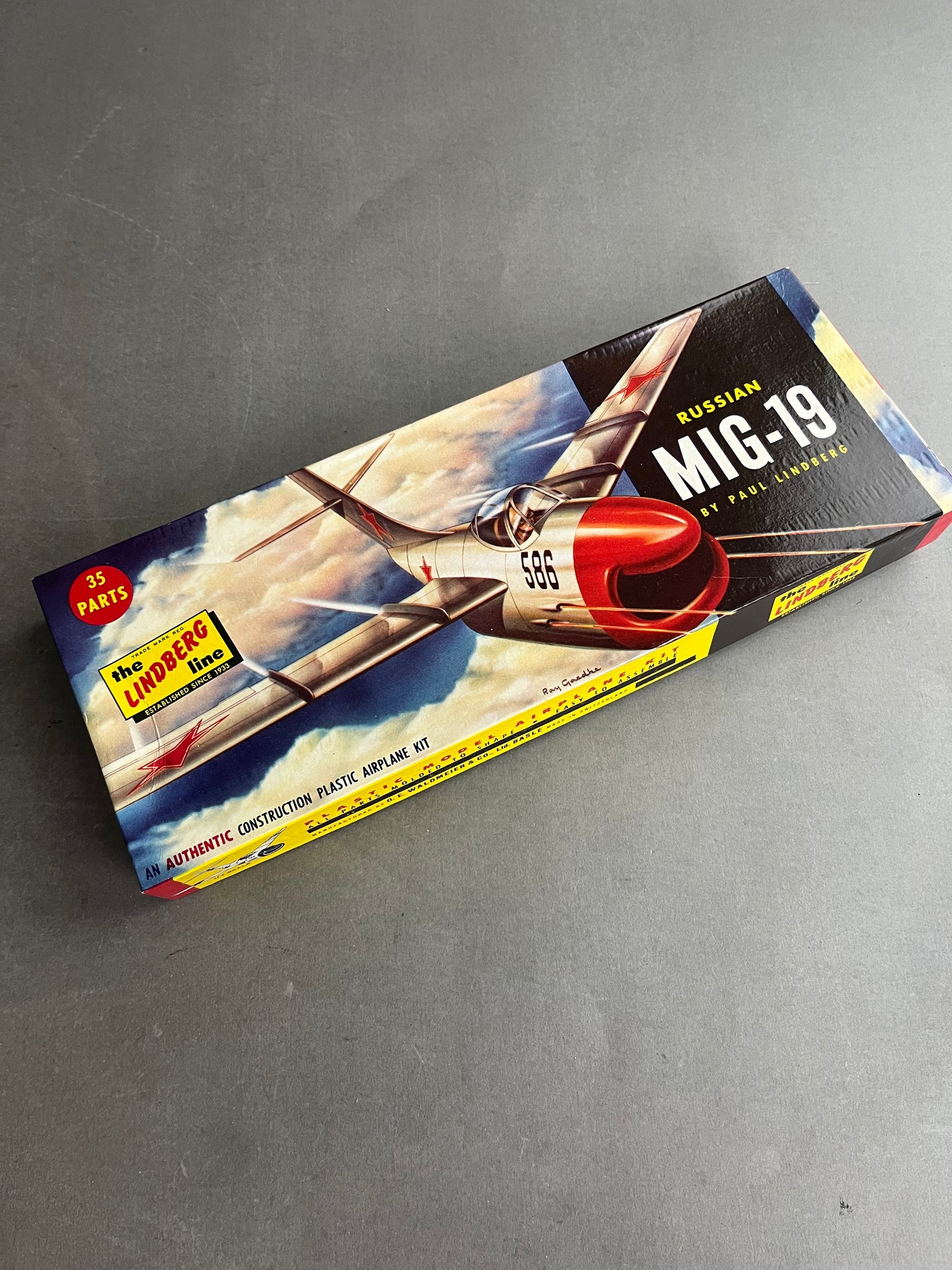 Ældre Samle-/Modelsæt. "Mig-19". Fremstår komplet.
