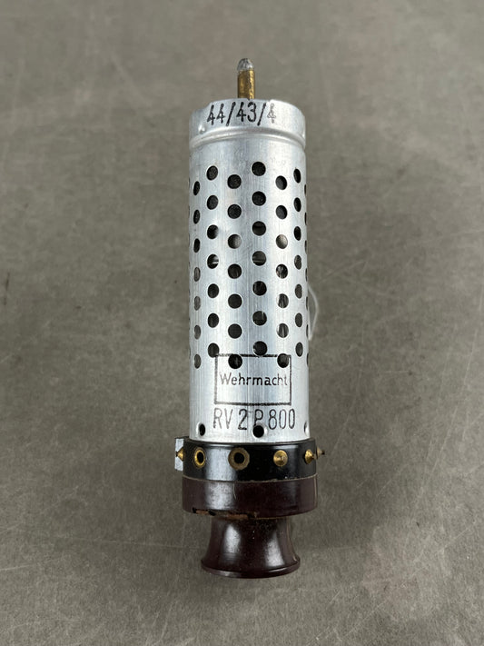 WW2 Tysk Radiorør. Godt stemplet med WaA og "Wehrmacht". Original.