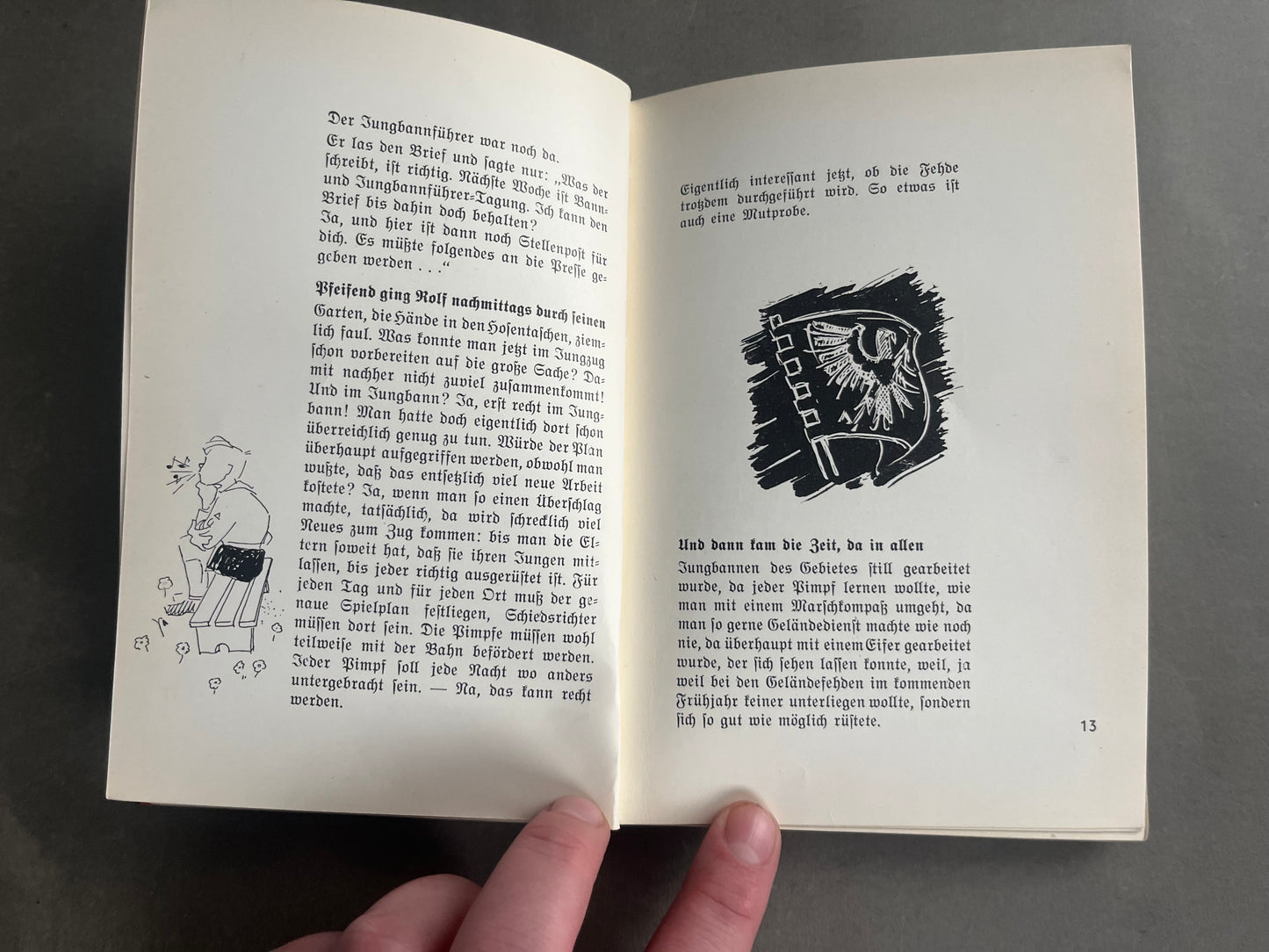 WW2 Tysk HJ Bog. Med Hilsen/Dedikation. Mange gode billeder. Original.