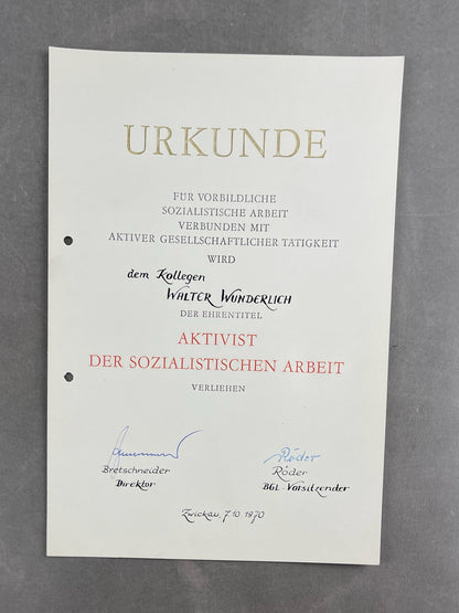 Østtysk DDR Stort Urkunde/Medalje Lot. Original.