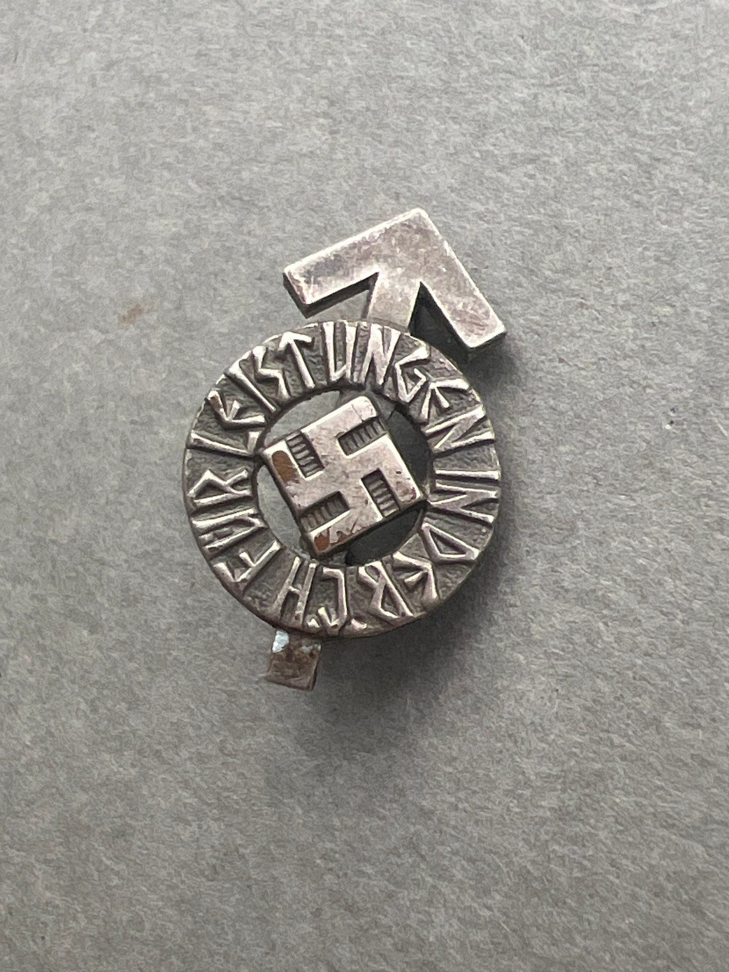 WW2 Tysk "HJ-Leistungsabzeichen" i Sølv. Miniature. Fremstiller RZM M1/34. Original.