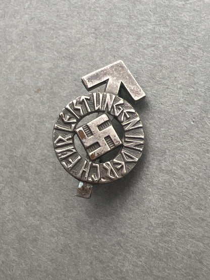 WW2 Tysk "HJ-Leistungsabzeichen" i Sølv. Miniature. Fremstiller RZM M1/34. Original.