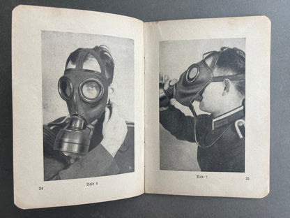 WW2 Tysk Heer Gasmaske "Brugsvejledning" på 52 sider. Fra 1942. Ses ikke tit. Original.