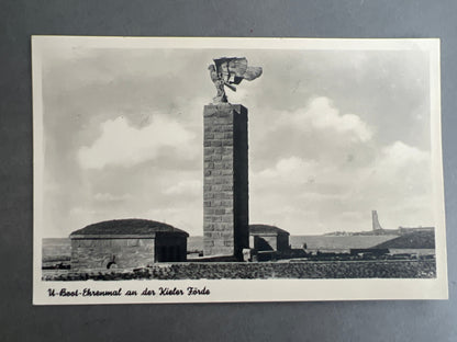 WW2 Tysk Kriegsmarine Postkort. "U-Boot Ehrenmal Kiel". Original.